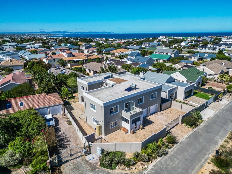 5 Bedroom Property for Sale in Vermont Western Cape